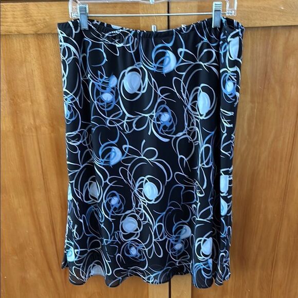 Asymmetrical Blue and Black Ruffled Short Sleeve Blouse - Picture 2 of 9